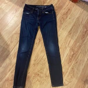 American eagle jeans, good condition, denim. Label on back is a little torn.